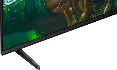 Sony BRAVIA 2 II K50S2-tv i sort set i trekvart vinkel med tynd ramme og vinklet sidefod