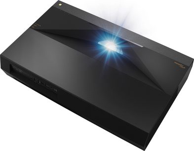 Videoproiector Optoma UHZ65UST negru, vedere frontală, proiector laser aprins proiectând o lumină albastră, design rectangular