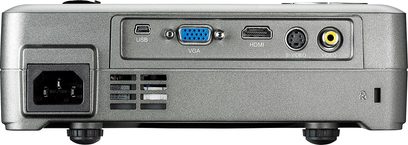 Optoma EW330 grå videoprojektor set forfra, med VGA-, HDMI-, S-Video-, USB- og audio-stik på bagpanelet