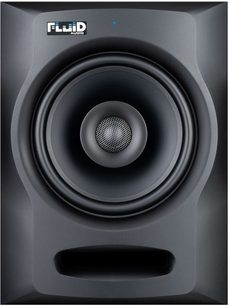 Fluid Audio FX80 Monitorlautsprecher, Nahaufnahme von vorne, runder Mittellautsprecher in einem dunkelgrauen Gehäuse