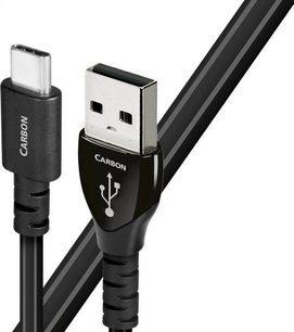 Czarny kabel USB-C do USB-A Audioquest Carbon, metalowe złącza, oplot plecionkowy, widok z boku na białym tle