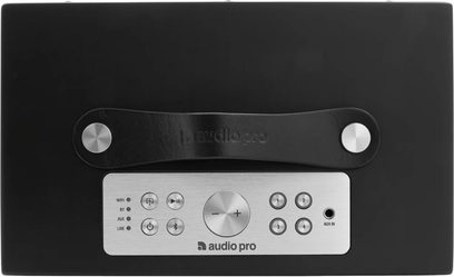 Trådløs, tilsluttet højttaler Audio Pro Addon C5 sort, set forfra, mat sort front med sølvfarvede knapper og kontrolhjul