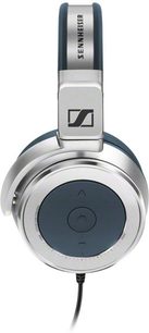 Sennheiser HD 630 VB åbne hi-fi hovedtelefoner set fra siden, sølvfarvede transducere, sort hovedbøjle og ørepuder