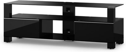 Blankt sort 3-niveaus TV-møbel med åbne og lukkede hylder i glas og træ, set forfra