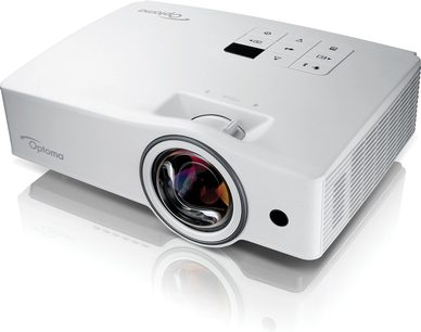 Optoma ZX210ST hvid projektor, set forfra og ovenfra, forskudt objektiv, kontrolknapper på toppen