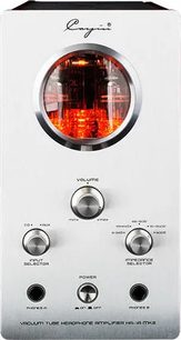Frontvisning af en Cayin HA-1A MK2 high-fidelity hovedtelefonforforstærker i børstet sølvaluminium, rektangulær front med et cirkulært, orange baggrundsbelyst vindue, der afslører et centralt vakuumrør, tre justerbare drejeknapper på linje og to nederste vælgere.