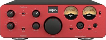 Preamplificator pentru căști SPL Phonitor xe roșu, văzut din față, cu două VU-metre, un buton mare de volum și mufe pentru căști