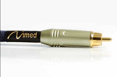 Nimed COAX PRO B 1 M sort og guld digital koaksialkabel, guldbelagte stik, ovenfra på hvid baggrund