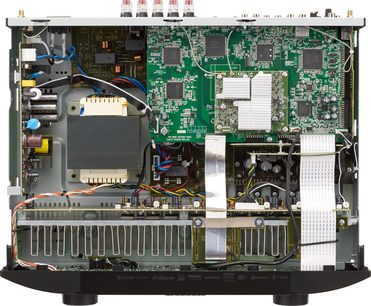 Marantz NR1509 sort hjemmebiografsforstærker, indvendigt syn af elektroniske komponenter og printplader, 5 røde og hvide RCA-indgange