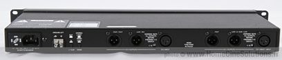 JBL M552 sort lydforstærker, frontvisning, 2 potentiometre, 4 knapper, 4 jackstik, 2 XLR-stik, 2 LED'er
