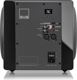 SVS 3000 Micro -bassokaiutin, kiiltävän musta, takanäkymä ohjausnäytöllä, RCA- ja XLR-liitännät