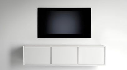 Sieninė garso ir vaizdo spintelė Clic Classic Series Model 231, matinė balta, lygi medžiaga, trys be rankenėlių, įleidžiamos durys