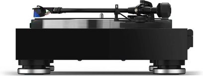 Reloop TURN X zwarte platenspeler, vooraanzicht, geborsteld aluminium platenplaat, rechte tonarm met element, zonder stofkap