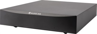NuPrime SW-9X netværksswitch sort, trekvart forfra med logo på glat frontpanel