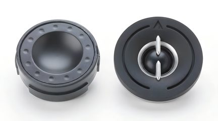 Cappucci neri per joystick per gamepad, vista dall’alto e dal basso con superficie concava e dentini metallici interni