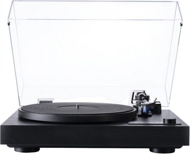 Zwarte Dual CS 618 Q hi-fi platenspeler van hout en metaal, zwart rond draaiplateau, zwarte toonarm met blauwe cartridge, transparante opgeklapte stofkap, draaiknop rechtsvoor, vooraanzicht