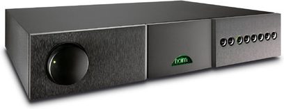 Naim Audio Nac 202 sort stereforstærker, frontvisning, knapper og stik på forsiden, grøn display til højre