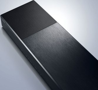 Yamaha YSP-1600 sort soundbar, set oppefra, front med metalrist, top og sider i børstet aluminium