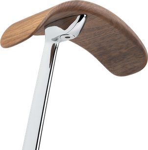 Aksesuārs HI-FI austiņām Manta Headphone stand chrome edition, spīdīga metāla konstrukcija, izliekta koka statīvs ar dabīgu apdari