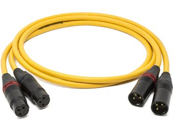 Żółty kabel audio XLR z czarnymi 3-stykowymi końcówkami XLR po obu stronach, długość około 1 metra