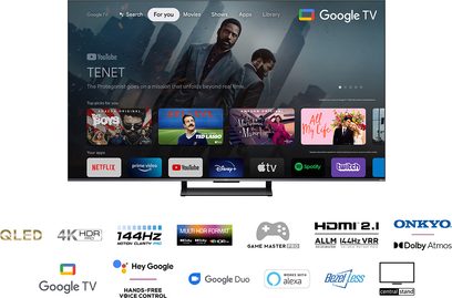 TCL 75C731 2022-fjernsyn, der viser Google TV-grænsefladen med miniaturebilleder af film, tv-serier og streaming-apps