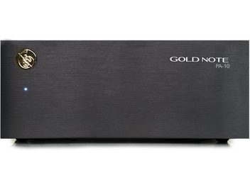 Amplificateur Gold Note PA-10 черен, преден изглед, златист лого в горния ляв ъгъл, синя LED светлина включена в долния десен ъгъл