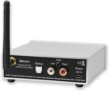 Draadloze zender Pro-Ject BT Box S2 HD zwart, achteraanzicht, rechthoekige behuizing, verticale antenne, RCA-, optische en USB-C-aansluitingen