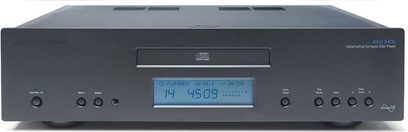 Cambridge Audio 840C sort CD-afspiller, frontpanel, frontvisning, blå display, sølvfarvede knapper og kontroller