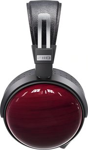 FiiO FT13 zaprte hi-fi slušalke, stranski pogled, črn naglavni lok z videzom usnja in kovinskim okvirjem, bleščeče rdeč ohišje slušalk