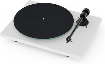 Platine vinil hi-fi Pro-Ject T1 EVO Phono branco fosco com prato circular preto, braço de leitura preto e base retangular branca