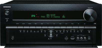 Onkyo TX-NR818 sort hjemmebiografsforstærker, set forfra, grøn display "BD/DVD THX S2 Cinema 3D", sort front med knapper
