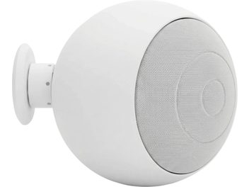 Diffusore da parete Cabasse Baltic 5 bianco opaco con design sferico e ampia griglia metallica frontale