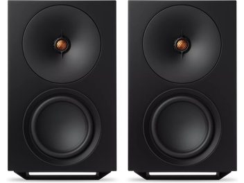 Schwarze Cambridge Audio L/R X WLAN-Lautsprecher, Frontseite mit doppeltem runden Treiber und zentralem kupferfarbenem Hochtöner