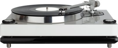 Lakovaný bílý gramofon Roksan Xerxes 20 Plus, pohled shora, kovový talíř, raménko, nastavitelné nožky