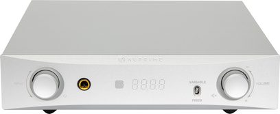 Nuprime PRA-9X sølvfarvet stereo-forforstærker, set forfra, med digitalt display, knapper og stik på frontpanelet