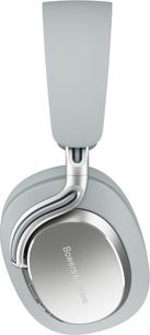 Hi-Fi-Kopfhörer Bowers & Wilkins Px8 S2 hellblau, Ohrmuschel mit silberner Schale und breitem Polster in Seitenansicht