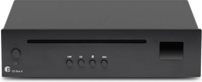 Lettore CD hi-fi Pro-Ject CD Box E nero, vista frontale, chassis rettangolare, fessura orizzontale, 5 pulsanti circolari, schermo rettangolare