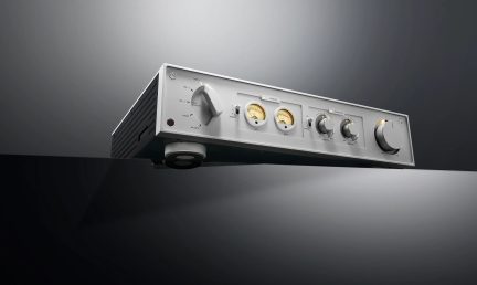 View of the front and feet of the Rose RA280 silver hi-fi amplifier