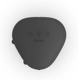 Trådløs Sonos Roam højttaler i Shadow Black, sort finish, set nedefra med indskrifter og serienummer