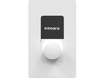Ścienny pilot hi-fi Integra ZC1 w kolorze białym, czarno-biały panel przedni z dużym centralnym pokrętłem obrotowym