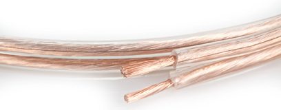 Кабел SPVIM150 transparent Real Cable, няколко оголени медни жици, извити една около друга, прозрачна обвивка, приближен изглед