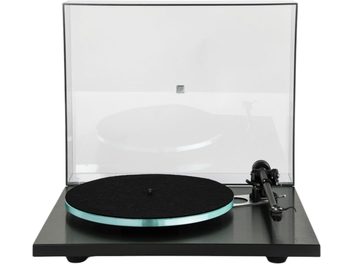 Πικάπ hi-fi Planar 3 RS με κεφαλή Nd5, όψη από μπροστά, διαφανές καπάκι ανασηκωμένο, μαύρος κυκλικός δίσκος και βραχίονας στα δεξιά.