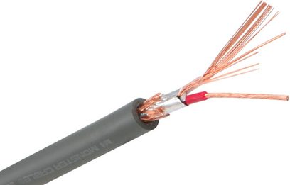Šedý kabel Monster Subwoofer 400SW 5 m, průhledný plášť odhalující měděné vodiče, odizolovaný červený konec