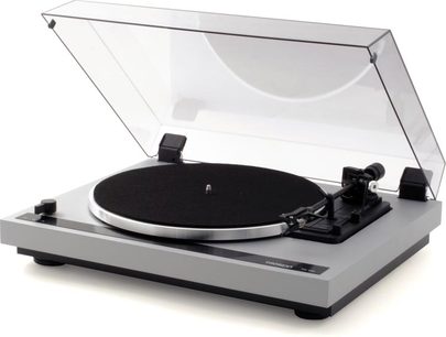 Wysokiej klasy gramofon Thorens TD 190-2 w kolorze srebrnym, z szarą ramą, czarną talerzą i przezroczystą, uchyloną pokrywą