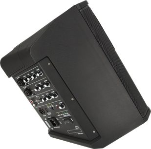 Trådløs tilsluttet højttaler Definitive Audio Atlantis PA-8, skrå sidevisning, sort perforeret gitter, kontrolpanel med drejeknapper, XLR-, RCA- og USB-tilslutninger, afbrydere og lysindikatorer