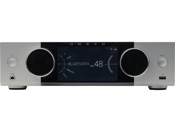 Onkyo Y-40 hõbedane hi-fi stereo võimendi eestvaates, suur keskmine Bluetooth-ekraan, suured mustad nupud, kõrvaklapi- ja USB-pesad
