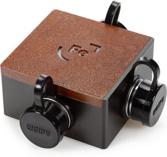 Multiplă audio Ferrum Power Splitter, carcasă cubică texturată din cupru, 2 prize, cablu împletit negru