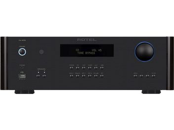 Sort Rotel RA-1572 stereo hi-fi-forstærker, frontpanel med display, knapper og stik i nærbillede