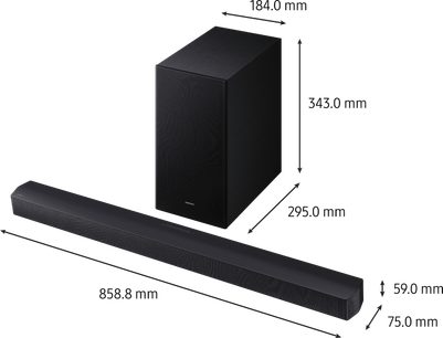 Svart Samsung HW-B460F soundbar i metall och plast med nätgaller, tillsammans med en matchande rektangulär subwoofer, visad i perspektiv med pilar som anger måtten