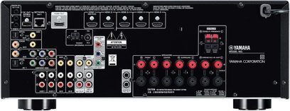 Yamaha RX-V675 sort hjemmebiografsforstærker, frontpanel, frontvisning, med mange knapper, stik og displayskærm